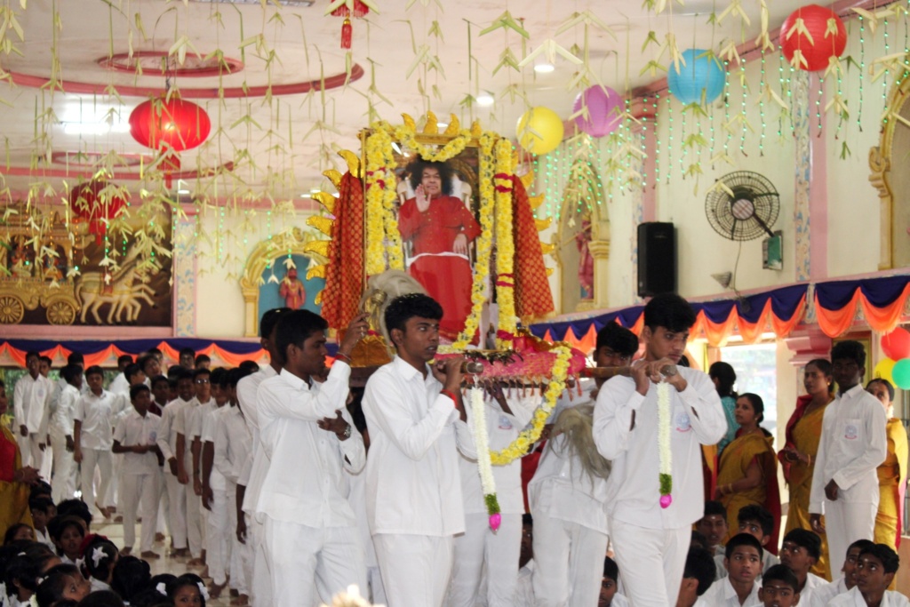 Processing welcoming Bhagawan for the 99th Birthday celebration